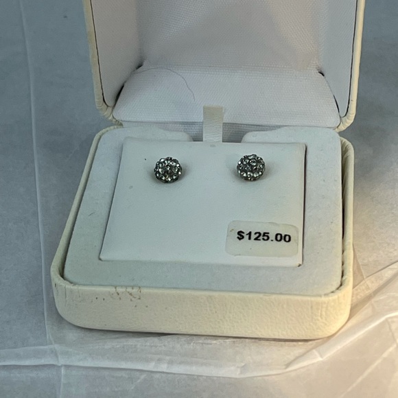 14K Jewelry - 14K gold stud earrings NWT